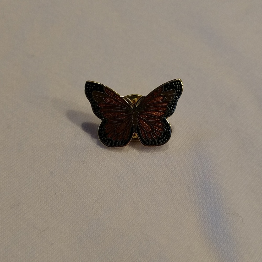 Butterfly pin